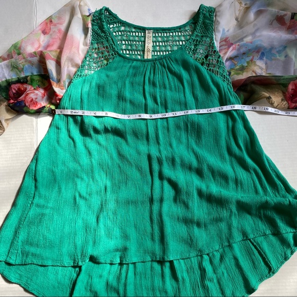 Ellemairco women’s boho bespoke flowy high low green floral crochet blouse - Med - Picture 13 of 13